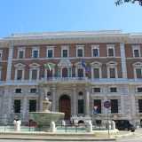 Il palazzo della Banca d'Italia, in corso Cavour. Il progetto fu affidato all�ingegnere Biagio Accolti Gil che vi lavor� dal 1926 al 1932, anno in cui il palazzo venne presentato alla citt�
